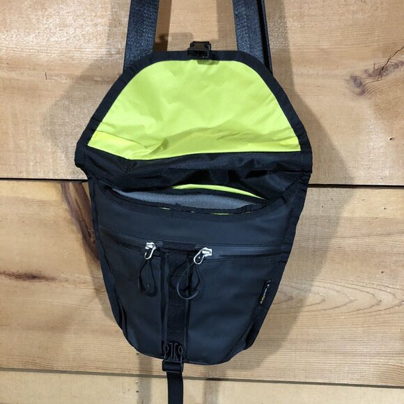 NEW Paago Works Focus Camera Shoulder Backpack Bag Padded Water Resistant Black - Picture 8 of 12